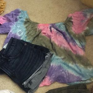 Cropped Splattered Off-Shoulder Shirt